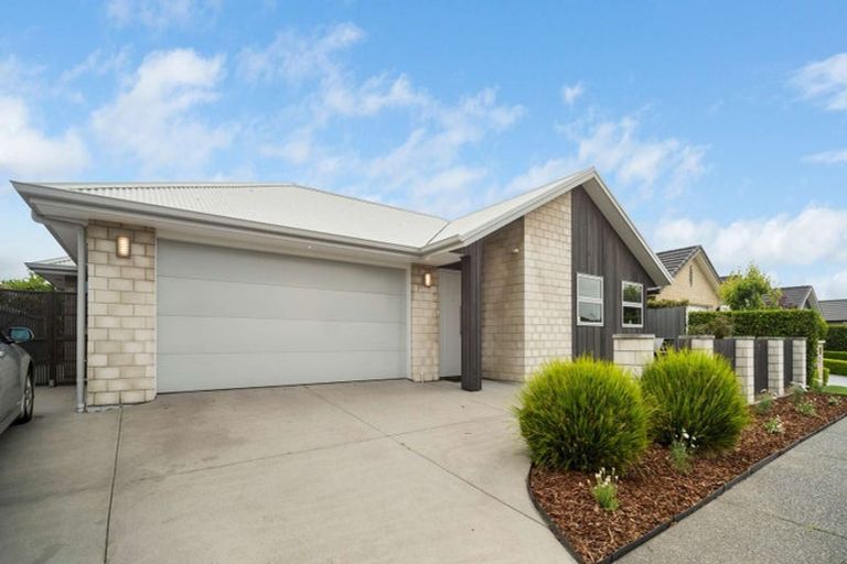 Photo of property in 42 Hiria Crescent, Papamoa Beach, Papamoa, 3118