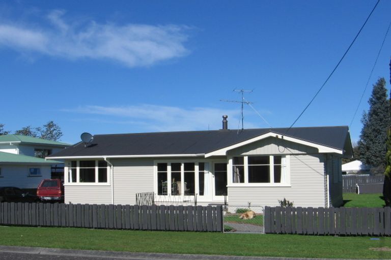Photo of property in 32 William Benton Street, Featherston, 5710