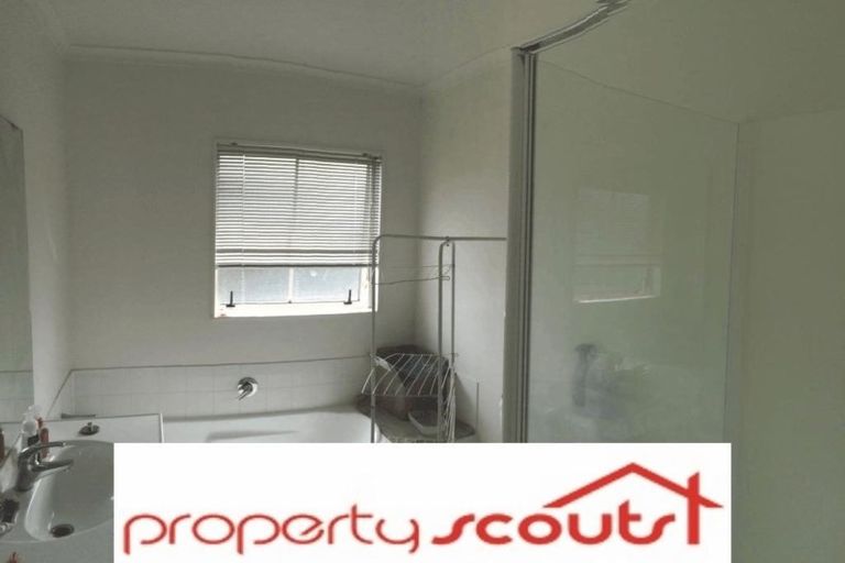 Photo of property in 5 Charta Place, Sunnyvale, Auckland, 0612