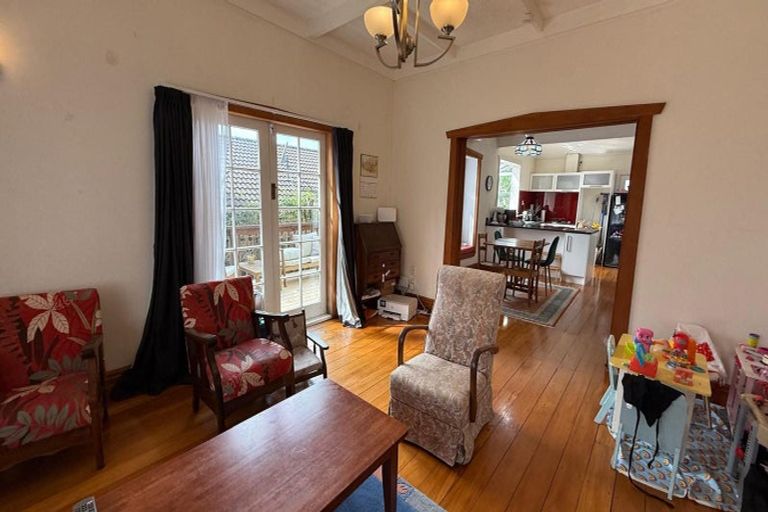 Photo of property in 13a Irirangi Road, Greenlane, Auckland, 1061