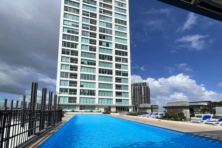 Photo of property in Sentinel Apartments, 2703/3 Northcroft Street, Takapuna, Auckland, 0622