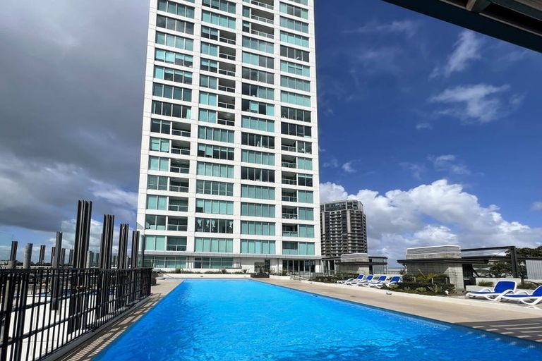 Photo of property in Sentinel Apartments, 401/3 Northcroft Street, Takapuna, Auckland, 0622