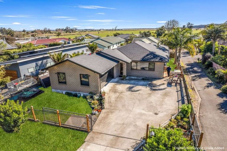 Photo of property in 43b Springs Road, Parakai, 0830