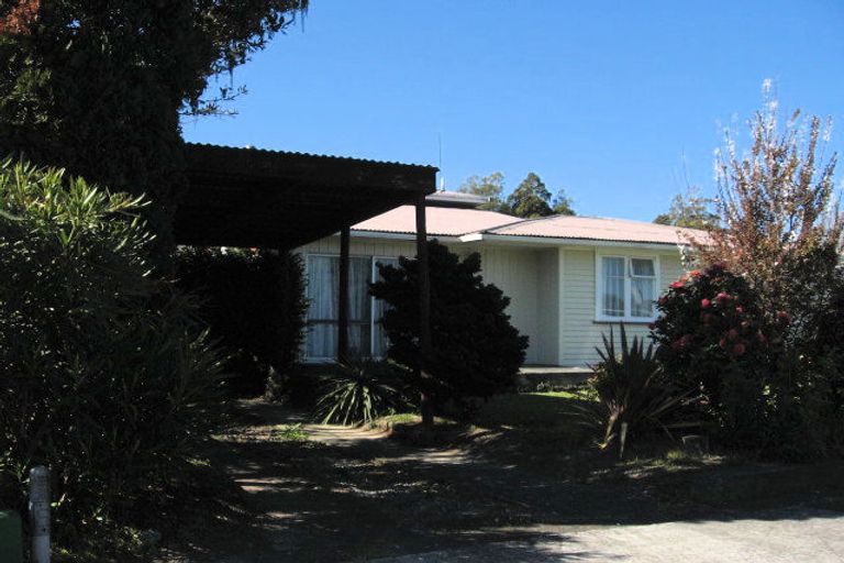 Photo of property in 9 Lewis Place, Highbury, Palmerston North, 4412