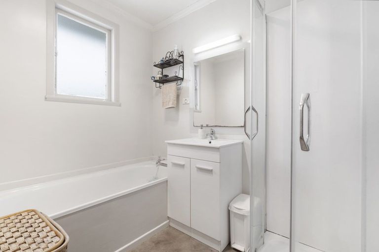 Photo of property in 9 Ellesmere Crescent, Highbury, Palmerston North, 4412