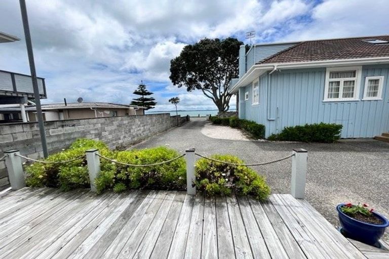 Photo of property in 48 The Esplanade, Eastern Beach, Auckland, 2012
