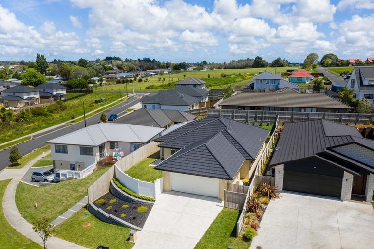 Photo of property in 12 Regis Park Drive, Pukekohe, 2120