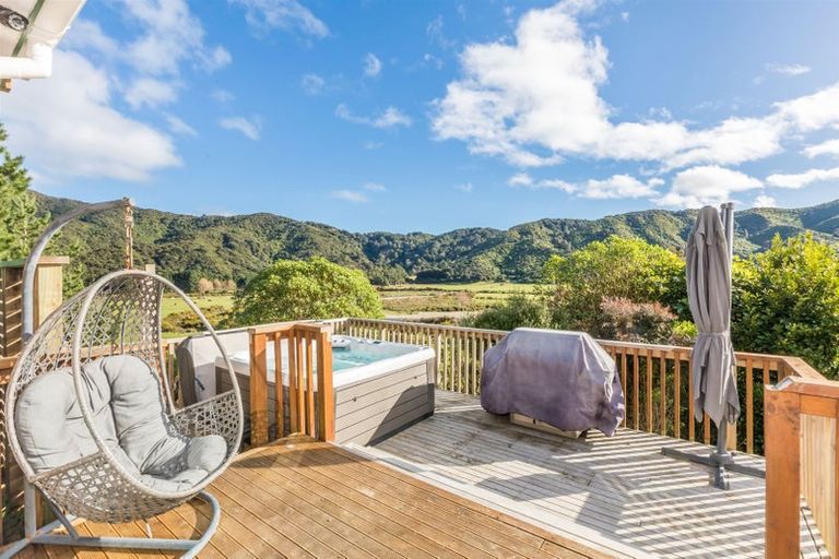 Photo of property in 675 Coast Road, Wainuiomata Coast, Wainuiomata, 5373
