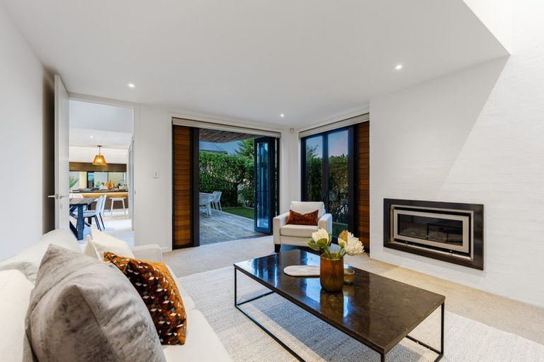 Photo of property in 11 Tuatini Place, Long Bay, Auckland, 0630