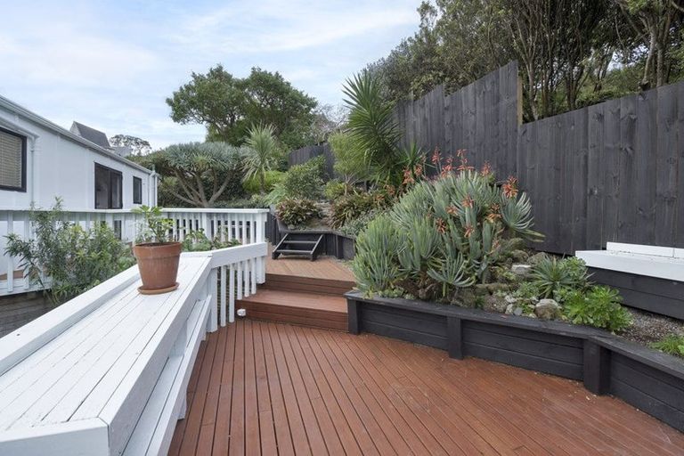 Photo of property in 2/24 Colonial Road, Birkenhead, Auckland, 0626