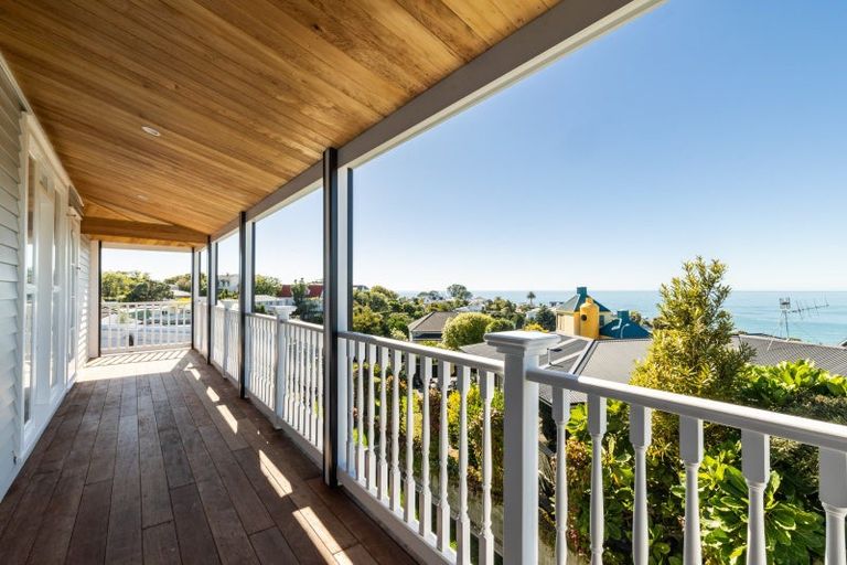 Photo of property in 26 Thompson Road, Bluff Hill, Napier, 4110