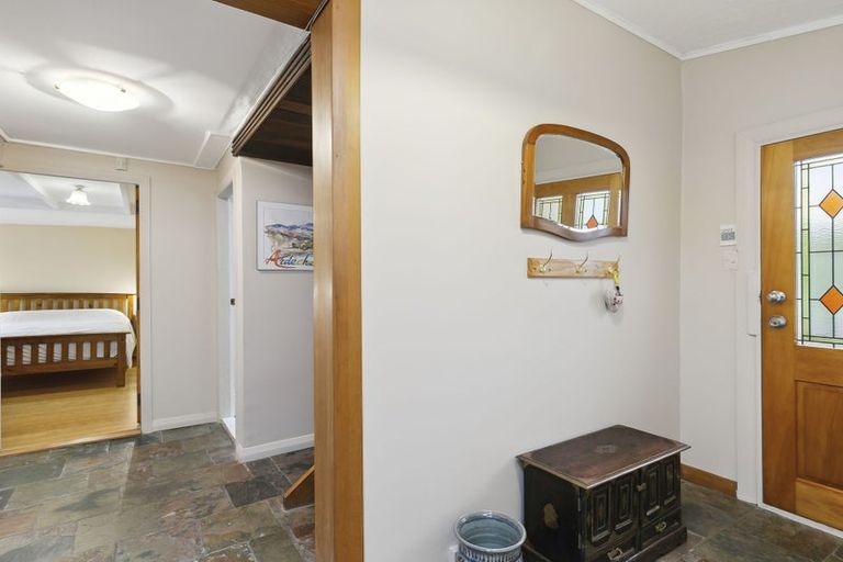 Photo of property in 159 Sutherland Road, Lyall Bay, Wellington, 6022