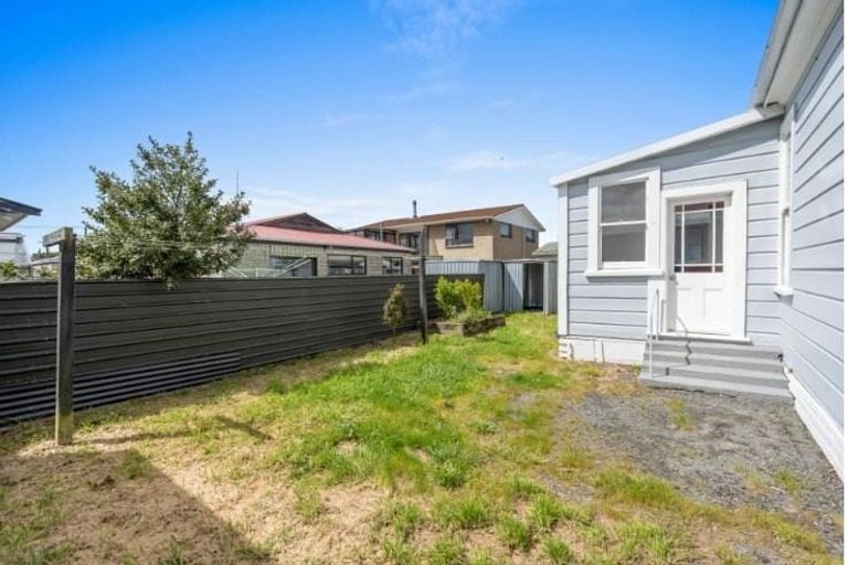 Photo of property in 61 Wesley Street, South Dunedin, Dunedin, 9012