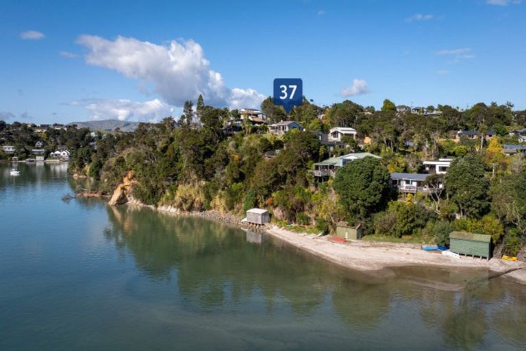 Photo of property in 37 Bay View Road, Raglan, 3225