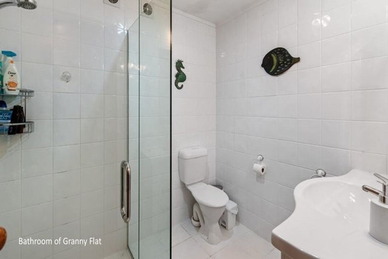 Photo of property in 76 Brick Bay Drive, Sandspit, Warkworth, 0982