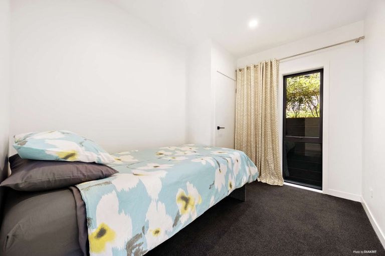 Photo of property in 2d Vipond Road, Stanmore Bay, Whangaparaoa, 0932