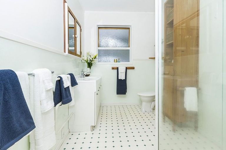 Photo of property in 1/47 Braemar Road, Rothesay Bay, Auckland, 0630