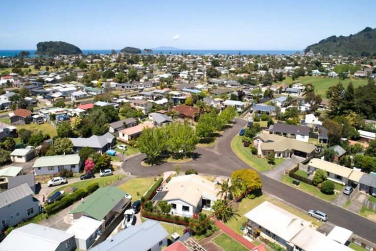 Photo of property in 100d Waverley Place, Whangamata, 3620