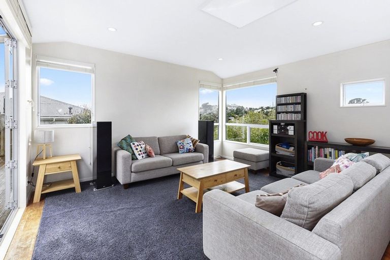 Photo of property in 92 Raroa Road, Aro Valley, Wellington, 6012