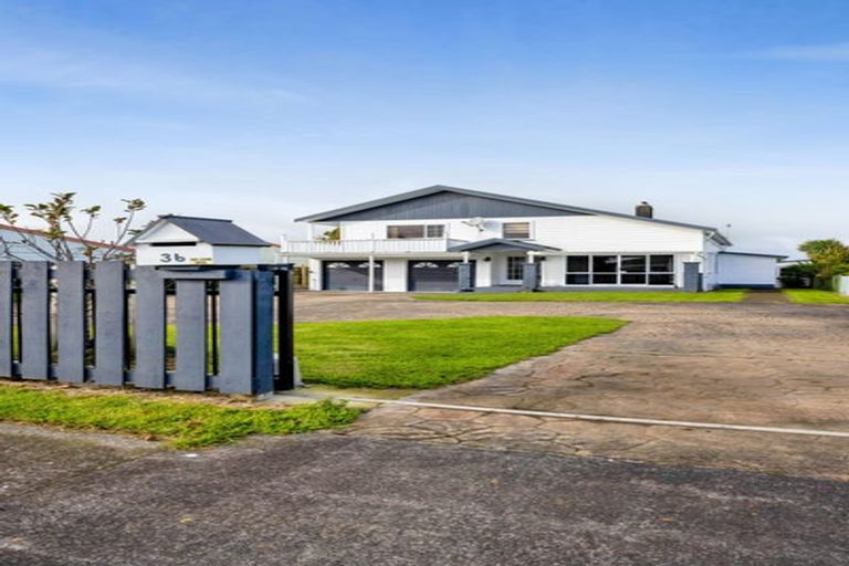 Photo of property in 36 Tawhiti Road, Hawera, 4610