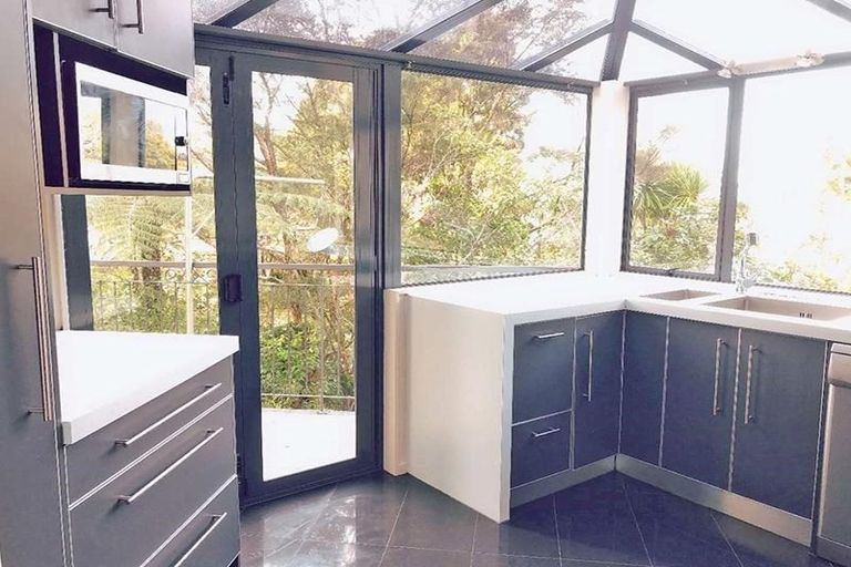 Photo of property in 35 Park Road, Titirangi, Auckland, 0604