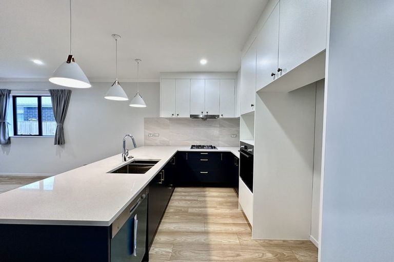 Photo of property in 7 Rapoi Lane, Karaka, Papakura, 2113