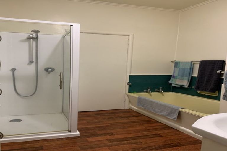 Photo of property in 14 Seaview Avenue, Northcote, Auckland, 0627