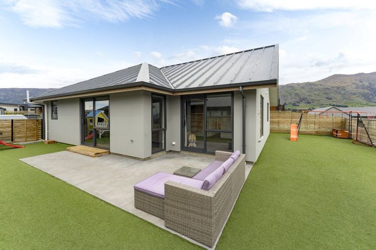 Photo of property in 15 Campbell Road, Wanaka, 9305