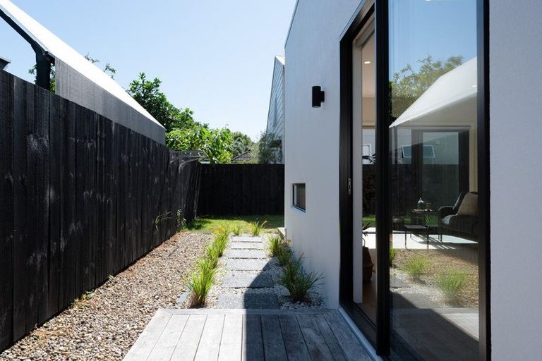 Photo of property in 3/64 Banbury Crescent, Fairfield, Hamilton, 3214