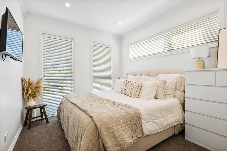 Photo of property in 22 Tai Crescent, Hobsonville, Auckland, 0616