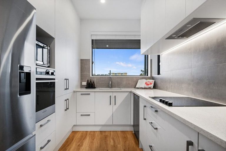 Photo of property in 31 Peihana Road, Hobsonville, Auckland, 0616