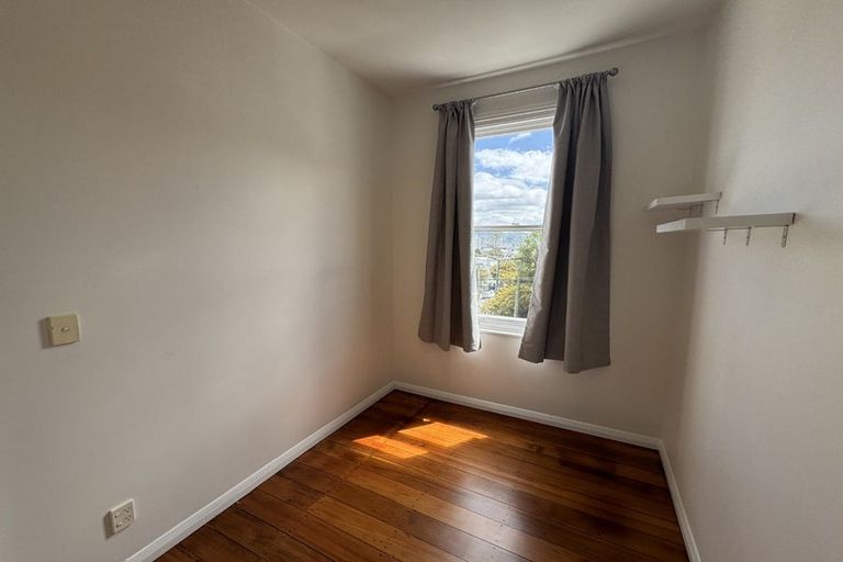 Photo of property in 77 Brougham Street, Mount Victoria, Wellington, 6011