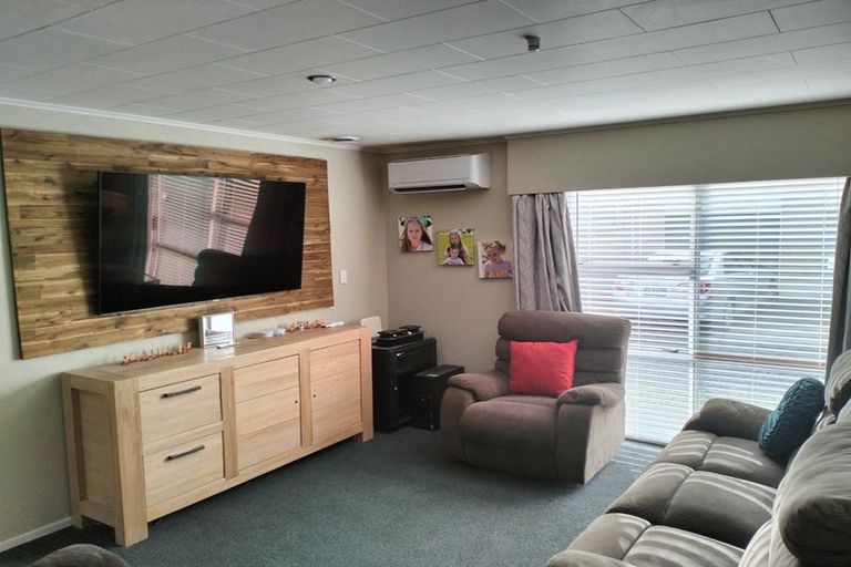 Photo of property in 307 Wellington Road, Wainuiomata, Lower Hutt, 5014