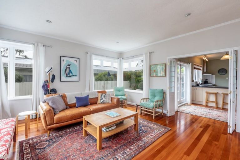 Photo of property in 213 Te Moana Road, Waikanae, 5036
