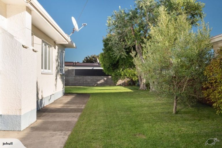 Photo of property in 52 Pitau Road, Mount Maunganui, 3116