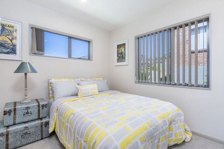 Photo of property in 11a Marlborough Avenue, Glenfield, Auckland, 0629