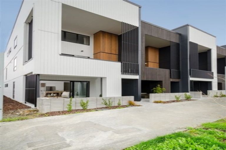 Photo of property in 69 Rangihina Road, Hobsonville, Auckland, 0616