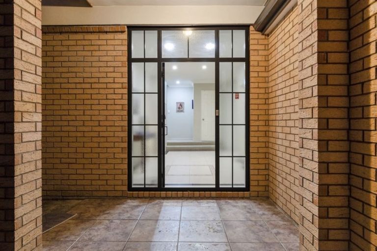 Photo of property in 53 Medallion Drive, Oteha, Auckland, 0632