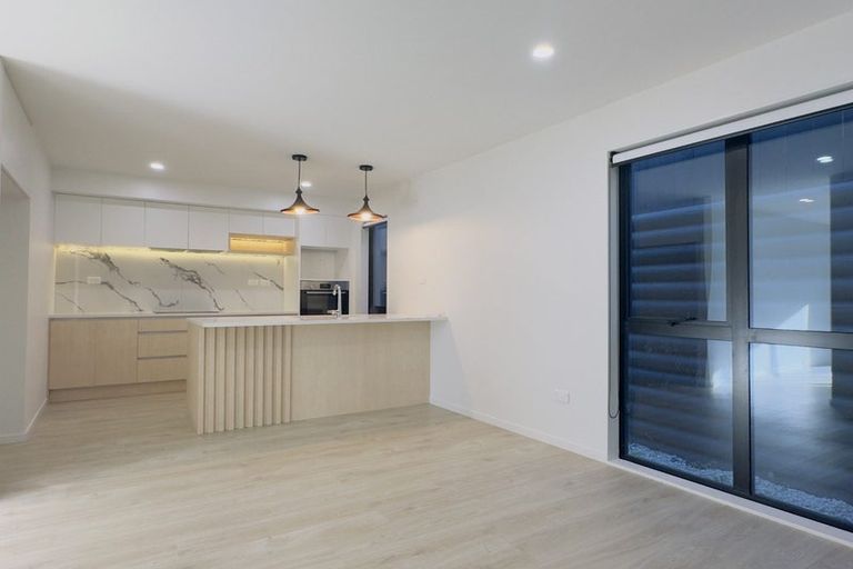 Photo of property in 10d Cantina Avenue, Bayview, Auckland, 0629