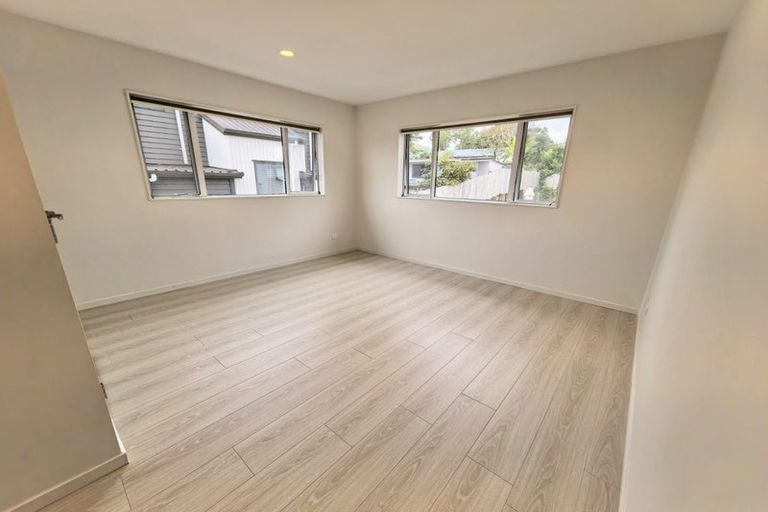 Photo of property in 8b Albany Highway, Greenhithe, Auckland, 0632