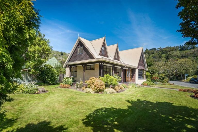 Photo of property in 401 Port Hills Road, Hillsborough, Christchurch, 8022