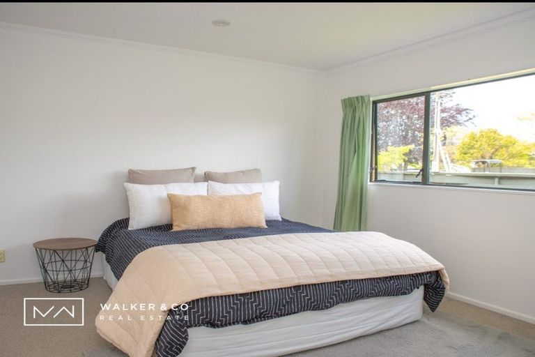 Photo of property in 2 Bathurst Street, Heretaunga, Upper Hutt, 5018