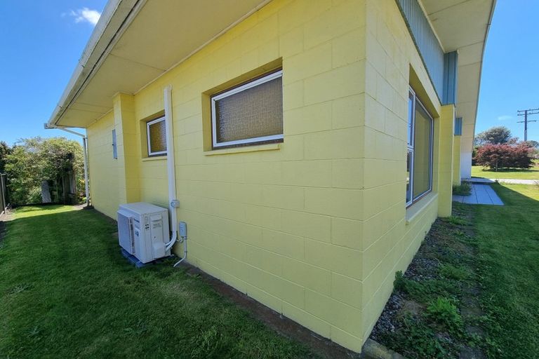 Photo of property in 102 Awanui Street, Merrilands, New Plymouth, 4312