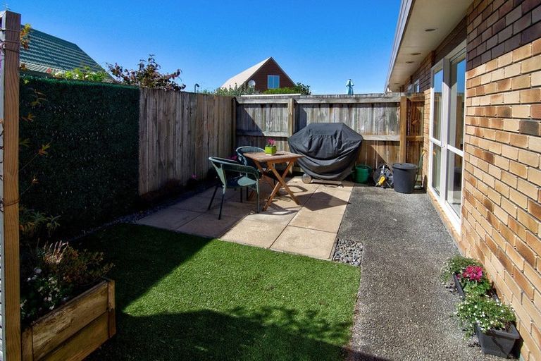 Photo of property in Holdsworth Villas, 59/2 William Donald Drive, Solway, Masterton, 5810