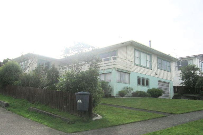 Photo of property in 20 Oakleigh Street, Maungaraki, Lower Hutt, 5010