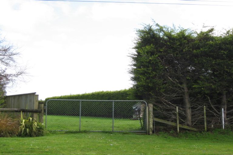 Photo of property in 50 Takiroa Street, Urenui, 4375