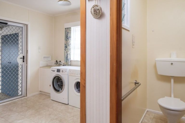 Photo of property in 96 Moana Road, Okitu, Gisborne, 4010