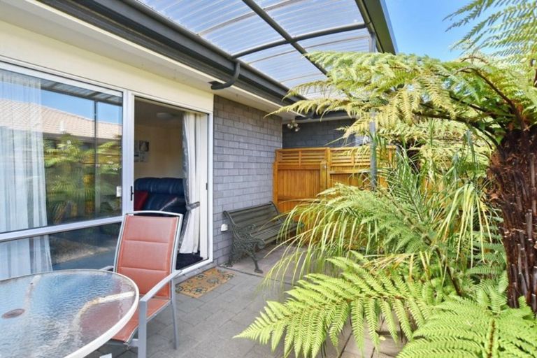 Photo of property in 1/35 Laing Crescent, Heathcote Valley, Christchurch, 8022