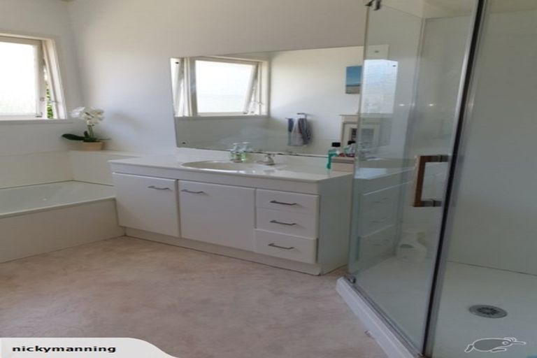 Photo of property in 1/2 Purchas Road, Hauraki, Auckland, 0622