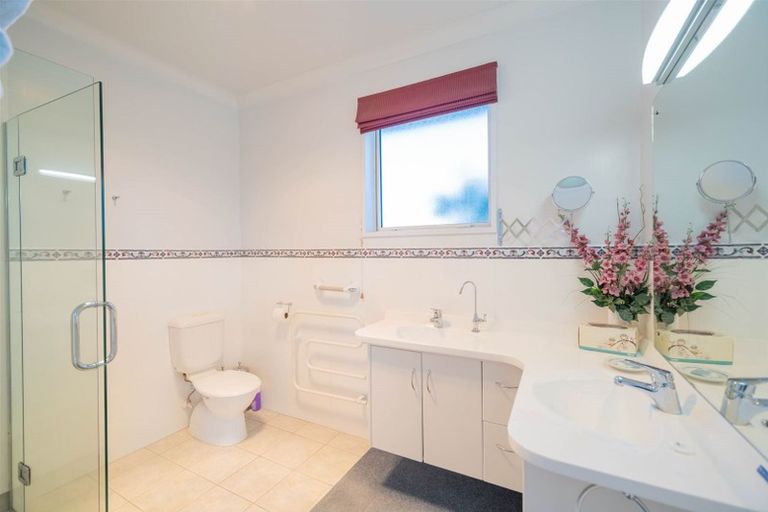 Photo of property in 56 Hawea Place, Te Anau, 9600